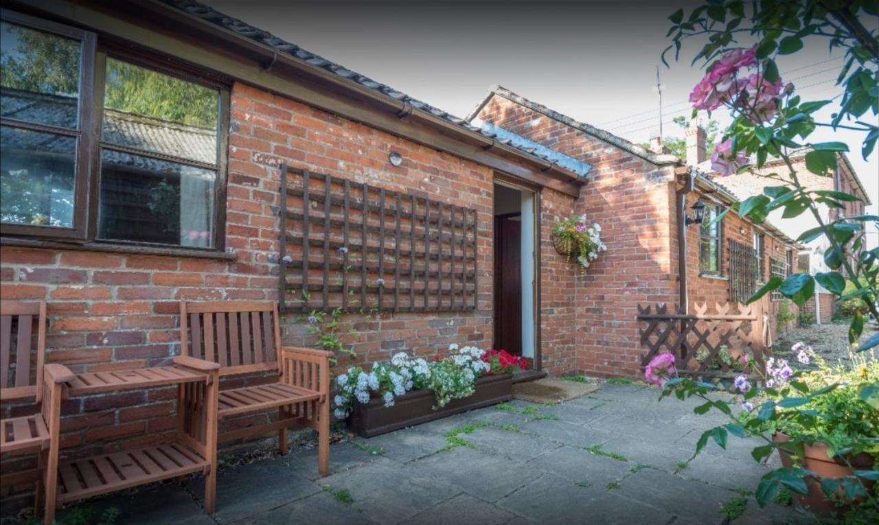 Laburnum Holiday Cottage Tunstead  Esterno foto